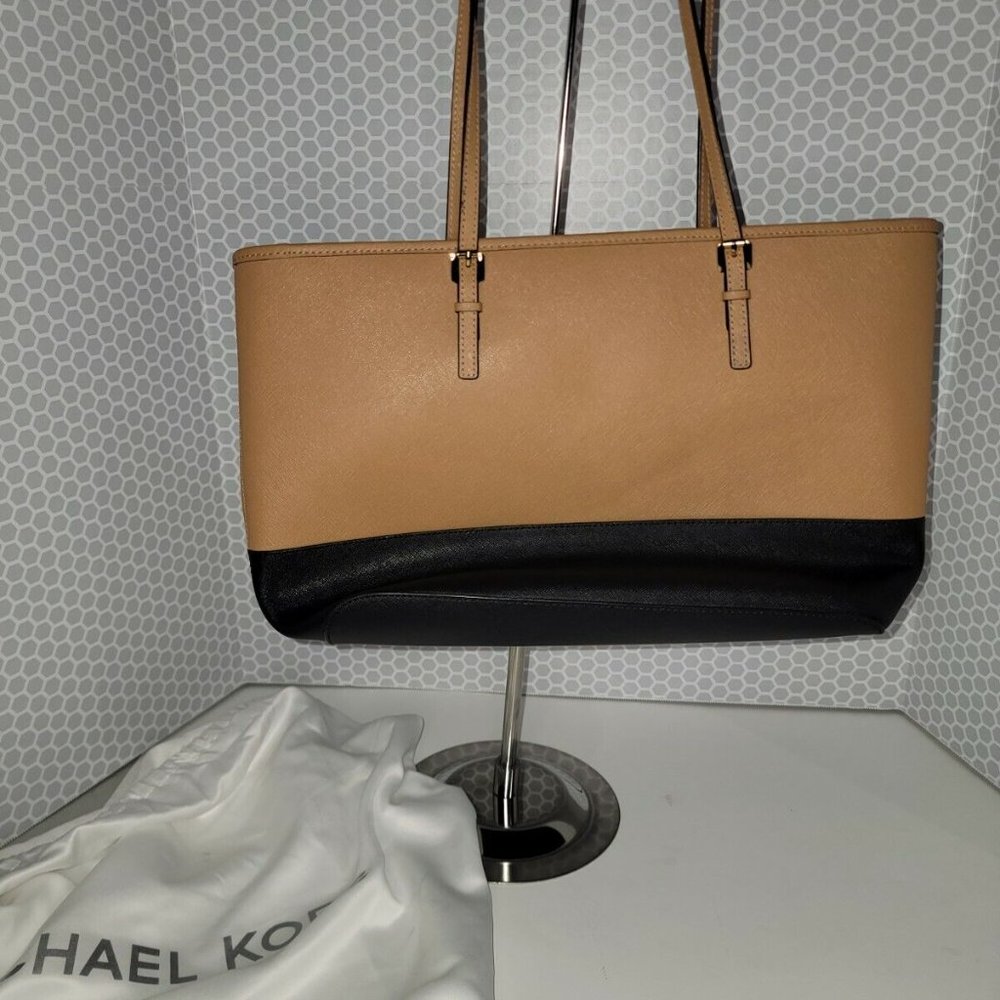 Michael Kors Jet Set Medium Multi Function Laptop… - image 2